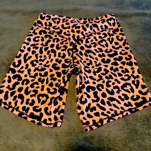 Balance cheetah biker shorts
